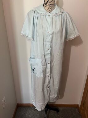 VTG 90s Reigning Beauty Blue Floral Embroidered Lace Duster Robe House Dress M